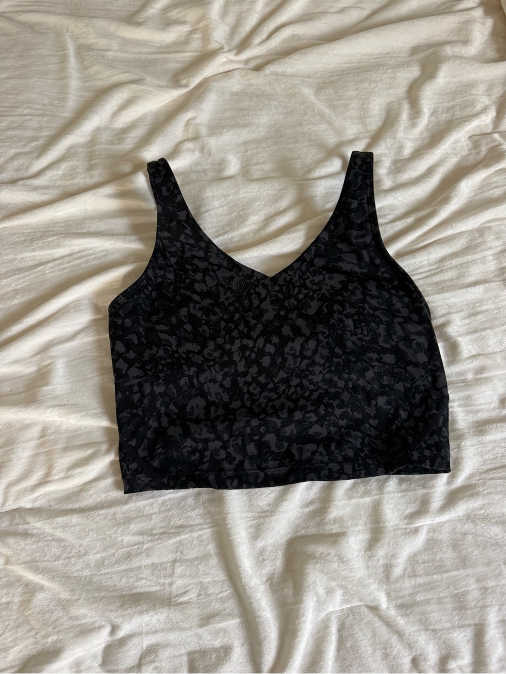 Seamless V-Neck Black Patterned Bralette